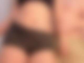 Live cam show with Annie - Lingerie on fapnchat