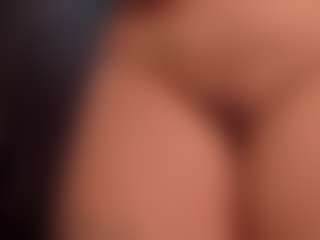 Live cam show with Annie - Lovense on intimatelivegirls.com