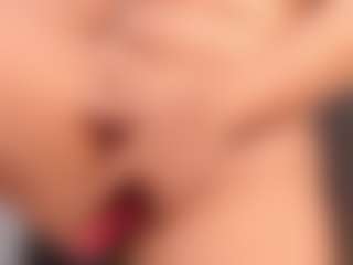 Live cam show with Annie - Deepthroat on Lustler