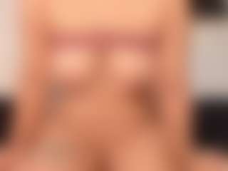 Live cam show with Annie - Lush on SquirtSoMuch