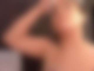 Live cam show with Annie - Strip on Camsoda