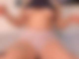 Live cam show with Annie - Cuck on Mixed Magazine Live