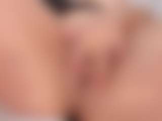 Live cam show with Annie - Squirt on liverealitysex.com