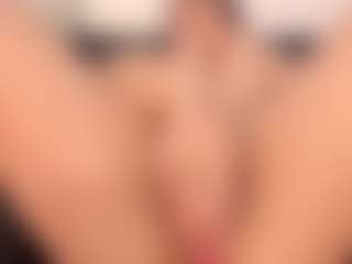 Live cam show with Annie - White on Hubzter Live | colombia