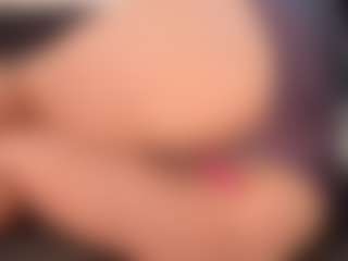 Live cam show with Annie - Dildo Or Vibrator on Camsoda