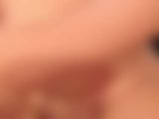Live cam show with Annie - Eating Pussy on Camsoda