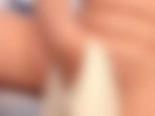 Live cam show with Annie - Toys on CamSodaAdn