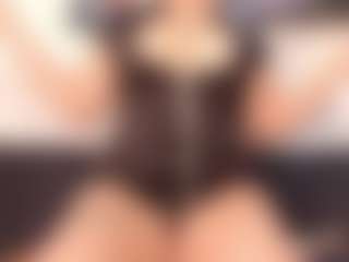 Live cam show with Annie - Toys on Pornisteam.com