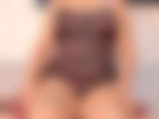 Live cam show with Annie - Eating Pussy on CamwithHer