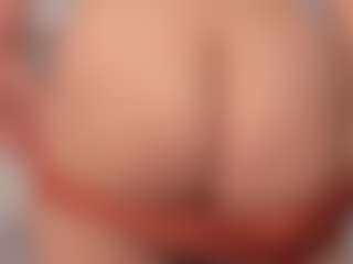 Live cam show with Annie - Spank on Camsoda
