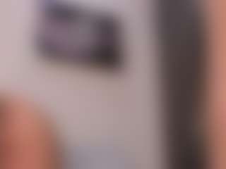 Live cam show with Annie - Eating Pussy on Uber Horny
