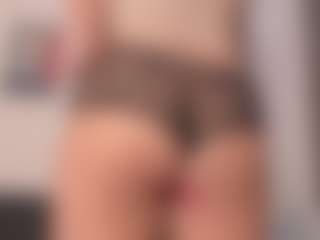 Live cam show with Annie - Cum In Pussy on chickslive.net
