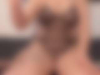 Live cam show with Annie - Joi on eurowanks.com
