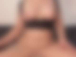 Live cam show with Annie - Cum In Pussy on CamClone