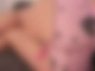 Live cam show with Annie - Facesitting on Camsoda