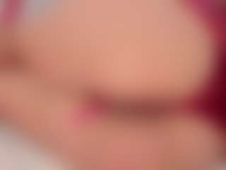 Live cam show with Annie - Spank on Camsoda