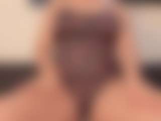 Live cam show with Annie - Eating Pussy on Camsoda