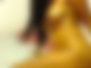 Live cam show with amywhite - Black Squirt on infinitiblacc.com