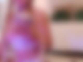 Live cam show with LizzTayler - Green Eyes on Camsoda
