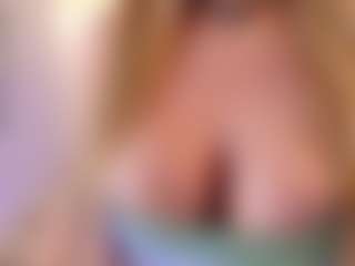 Live cam show with LizzTayler - Sph on Camsoda