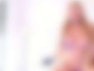 Live cam show with LizzTayler - Blowjob on Camming Site