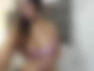 Live cam show with BIGBOOBSAdri - Bedroom on Mixed Magazine Live