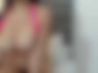 Live cam show with BIGBOOBSAdri - Solo on Camsoda