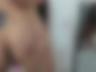 Live cam show with BIGBOOBSAdri - Small on makecum.org