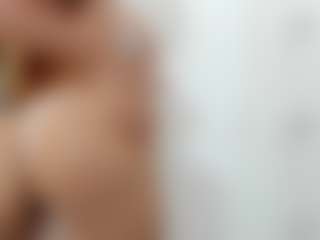 Live cam show with BIGBOOBSAdri - Natural on livesuperchat.net