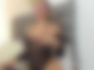 Live cam show with BIGBOOBSAdri - Average on Camsoda