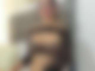 Pokaz na żywo z BIGBOOBSAdri - Tease na Camsoda