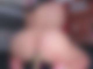 Live cam show with stacielayne - Gamer Asian on Milf Play