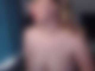 Live cam show with ErikaMonero - Spank on StripNow