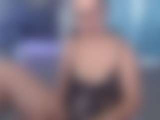 Live cam show with ErikaMonero - Amateur on Camsoda