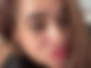Live cam show with Big Hanna - Brown Hair on Latina Girls