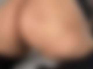 Live cam show with Big Hanna - Ebony on Milfs Live | colombia
