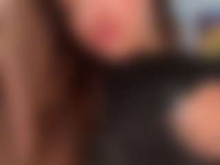 Live cam show with Big Hanna - Spank on sexylivex.com