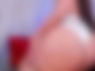 Live cam show with Big Hanna - Shaved Pussy on Camming Site