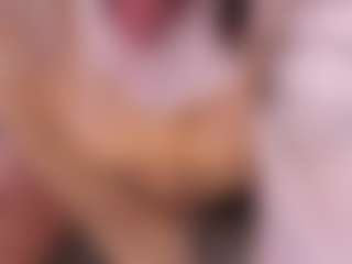 Live cam show with Big Hanna - Brown Eyes Curvy on Uber Horny