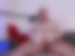 Show de cam en vivo con Big Hanna - Ebony Shaved Pussy en Camsoda