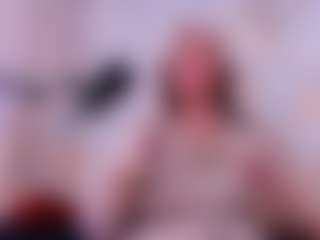 Live cam show with Big Hanna - Cum on Gym Cam Girls