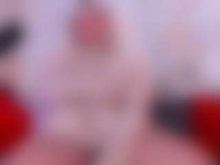 Live cam show with Big Hanna - Black Squirt on intimatelivegirls.com