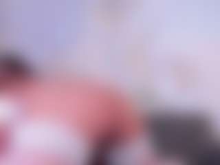 Live cam show with Big Hanna - Spank Brown Hair on madthumbs
