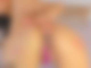 Live cam show with Malaia Hills - Toys on Milf Play