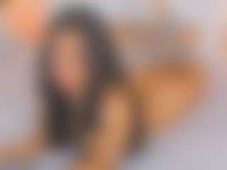 Live cam show with Malaia Hills - Young Adult on Free Soda