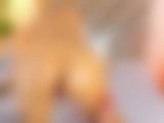 Live cam show with Malaia Hills - Blue Eyes on livesuperchat.net