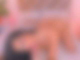 Live cam show with Malaia Hills - Teen (18+) on Uber Horny