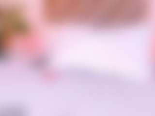 Live cam show with Malaia Hills - Small Tits on TottyGirls