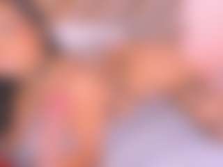 Live cam show with Malaia Hills - Deepthroat on sexylivex.com