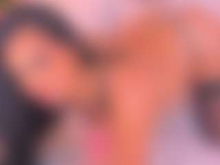 Live cam show with Malaia Hills - Fingers on Camsoda